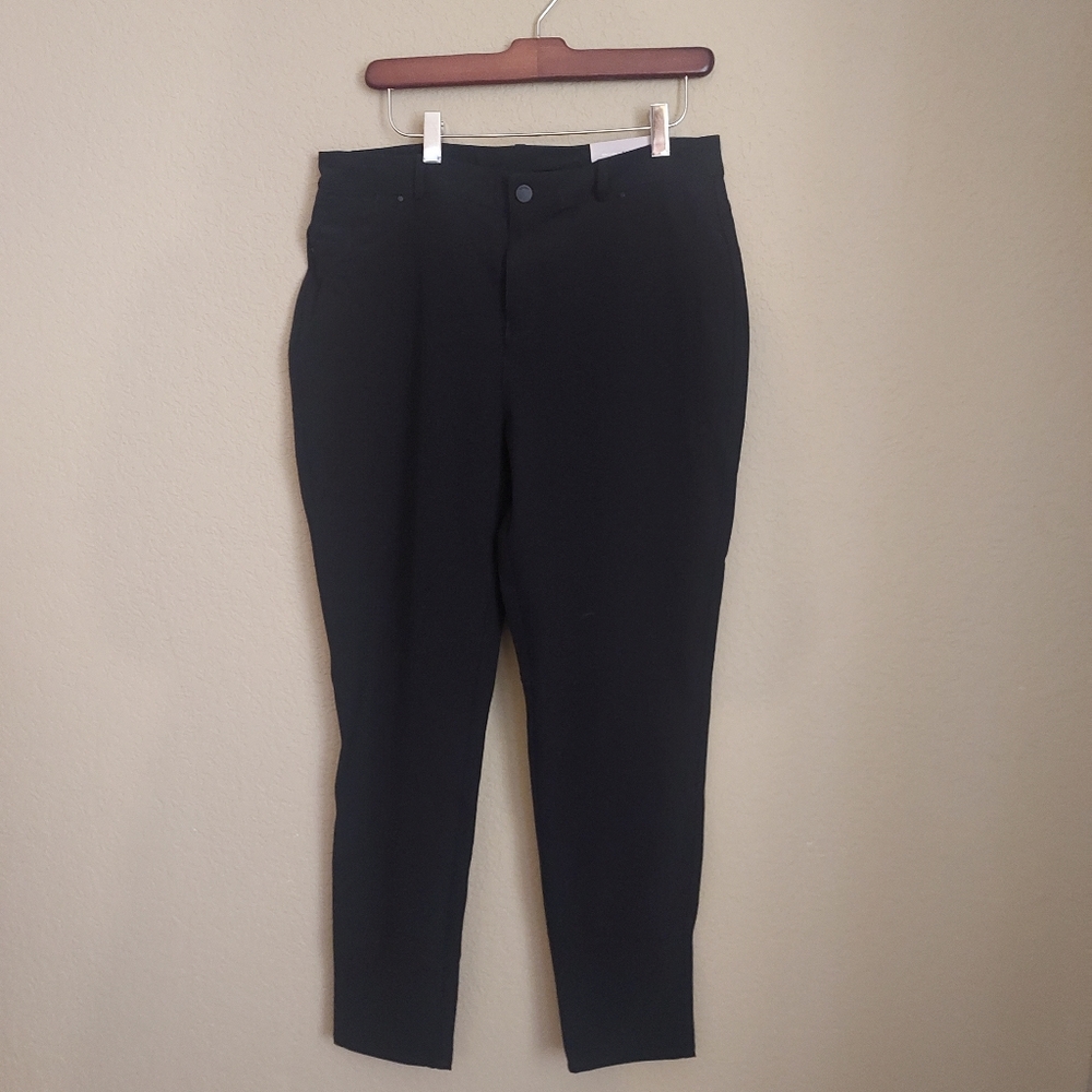 Chico's NWT Black Slim Leg Size 1 (10 R)
